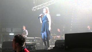 Emma Marrone - Ola @ Paladozza Bologna