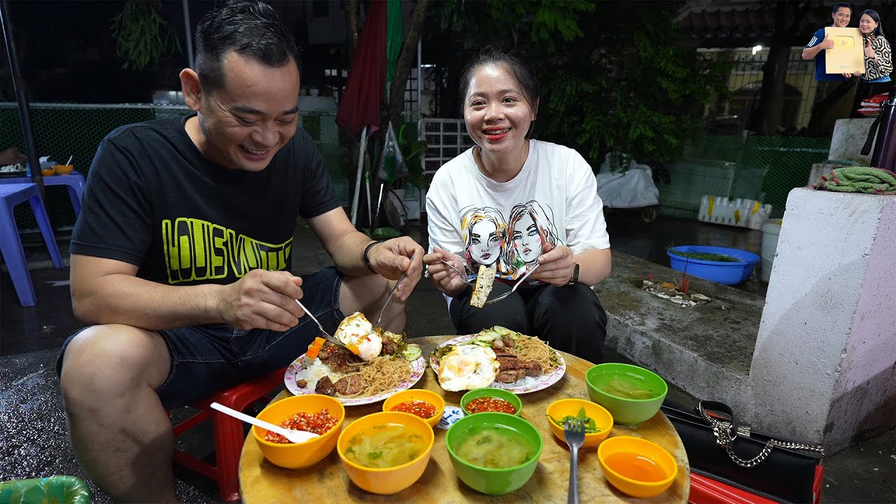 Hồi Hộp ăn Cơm tấm đêm 35k mặt bằng