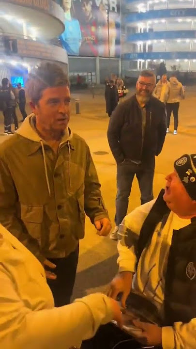 Noel Gallagher being a gentleman outside The Etihad the other night.
