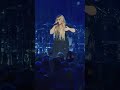 @kellyclarkson  performs "rock hudson" from new album #chemistry
