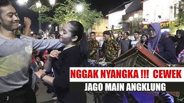 NGGAK NYANGKA !! PENONTON CEWEK JAGO MAIN ANGKLUNG -- SING BISO -- ANGKLUNG RAJAWALI  #PART_1
