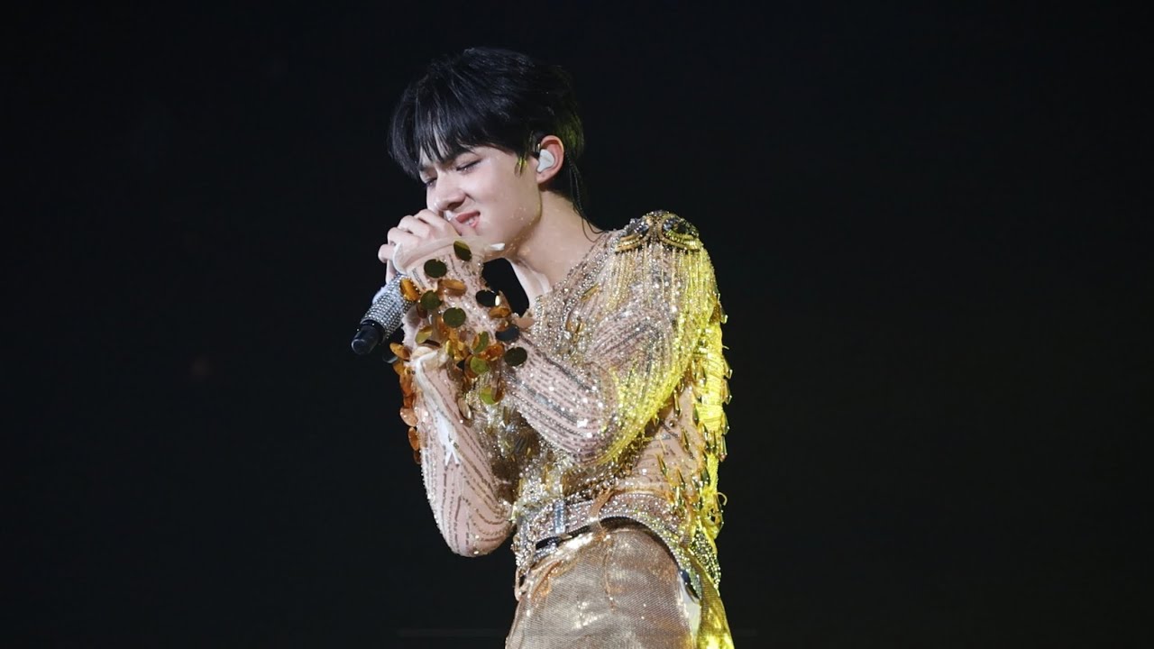 พ่อเนื้อทอง - นุนิว ชวรินทร์ #ZeeNuNewConcertDay1 #ZeeNuNew