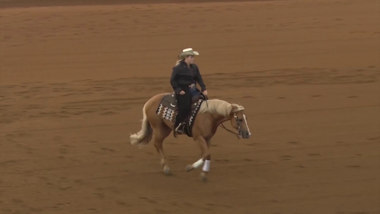 190718 Rookie Carly Bowman on Maximum Dream