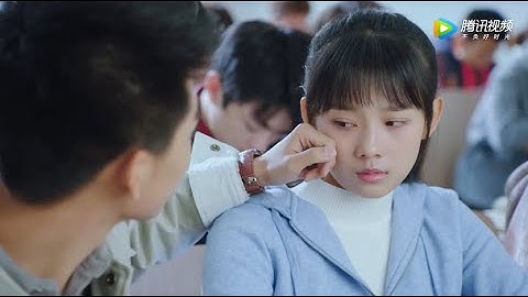 Public display of affection! Their action pissed off the scheming girl instantly.