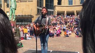 Passenger - Runaway (Busking on Buchanan Street, Glasgow)