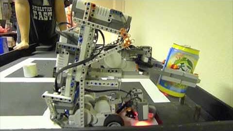Lego NXT Mindstorms Soda Can Picker