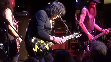 AUTOGRAPH - "Turn Up the Radio" - Live at Spicoli