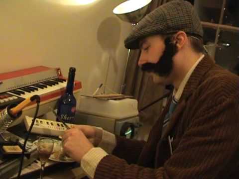 Museum of Techno - Sherry Sessions - Man Scratching