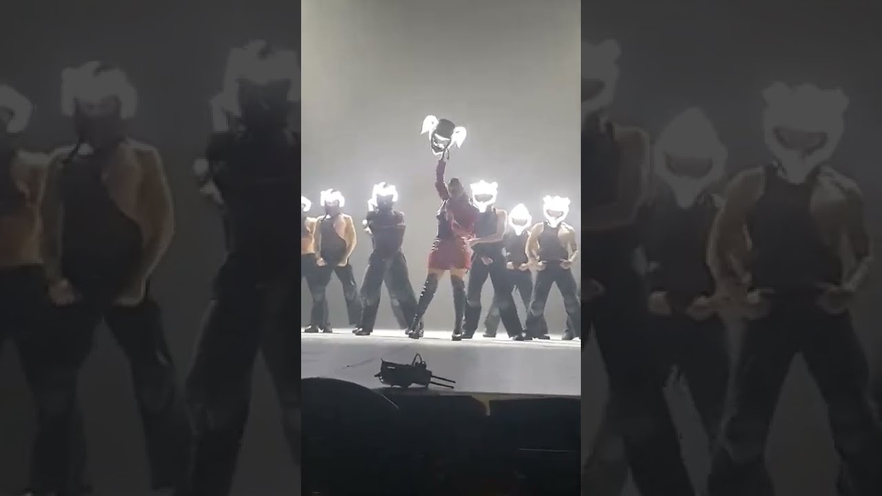 ROSALÍA - Saoko (MOTOMAMI World Tour 2022 - Live from Argentina) - YouTube