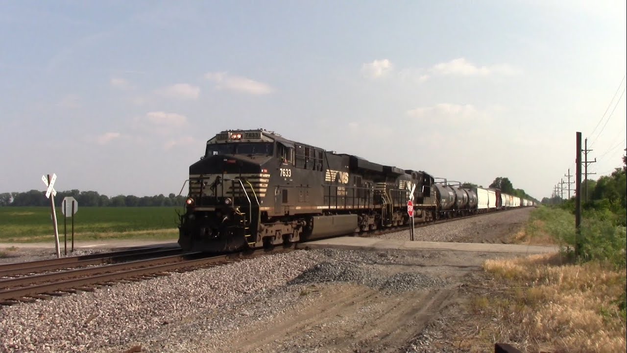 NS 32N with NS 7633 and NS 4093 at County Road 800 North near Colburn ...