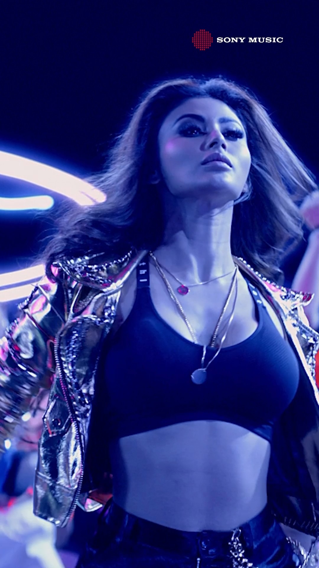 Unleash your inner dancer with Naari Naari! ??#mouniroy #rajkummarrao #vishaldadlani #sachinjigar