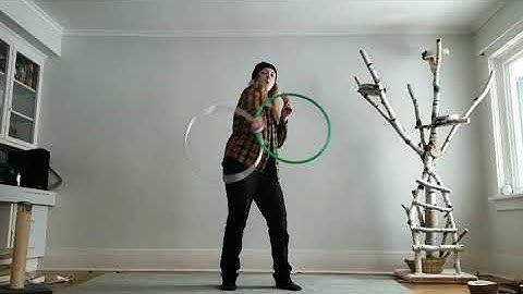 2019 Hoopy New Year Challenge Day 17- Double hoop one-handed horizontal vs vertical linear isolation