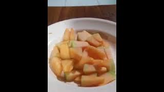 mengolah buah melon menjadi minuman jus