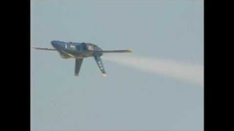 US Navy Blue Angels Solos Opposing Inverted Roll