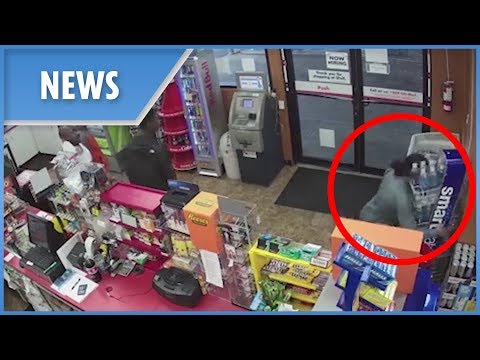 Cruel teens rob clerk while he's having a heart attack