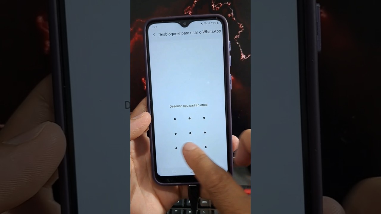 Como colocar uma senha no seu WhatsApp #dicaswhatssap #dicasdecelular #senhas #truques