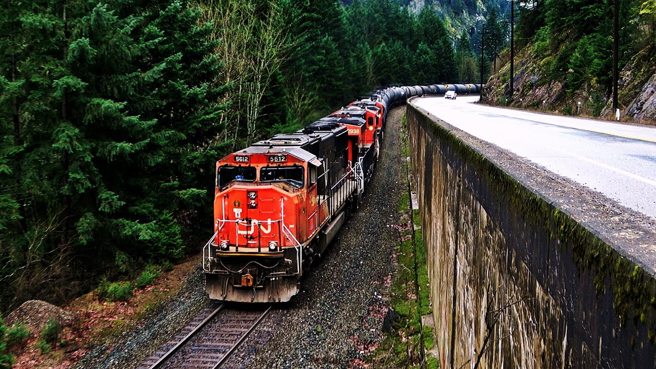 CHASING EMD SD70i TRIPLE HEADER PULLING BIG TRAIN FROM SADDLE ROCK TO CISCO BRIDGES!
