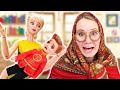 Смешное видео про Барби. Игры в Куклы Барби и Кен собираются в кино. Баба Маня сделала Кена малышом!