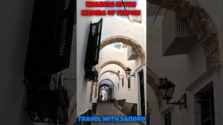 Walking in the Medina of Tripoli. Camminando nella Medina di Tripoli in Libia.