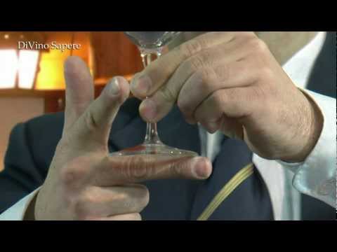 Video: Come Tenere Un Bicchiere