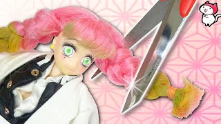 【鬼滅の刃】リカちゃんがプリキュアを甘露寺蜜璃に変身させるよ❤︎ 美容室でヘアカットやカラーチェンジでDIY❤︎ お絵かきメイクでドールリペイント♪ Demon Slayer Doll