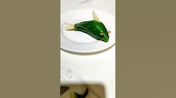 Cắt tỉa con vật bằng trái cây.