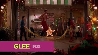 GLEE - The Chipmunk Song (Christmas Don&#39;t Be Late) [Full Performance] HD