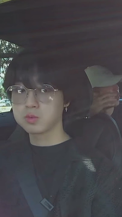 Chan making his homie kinda gay 😭 #straykids #chanlix #ahwinkeu