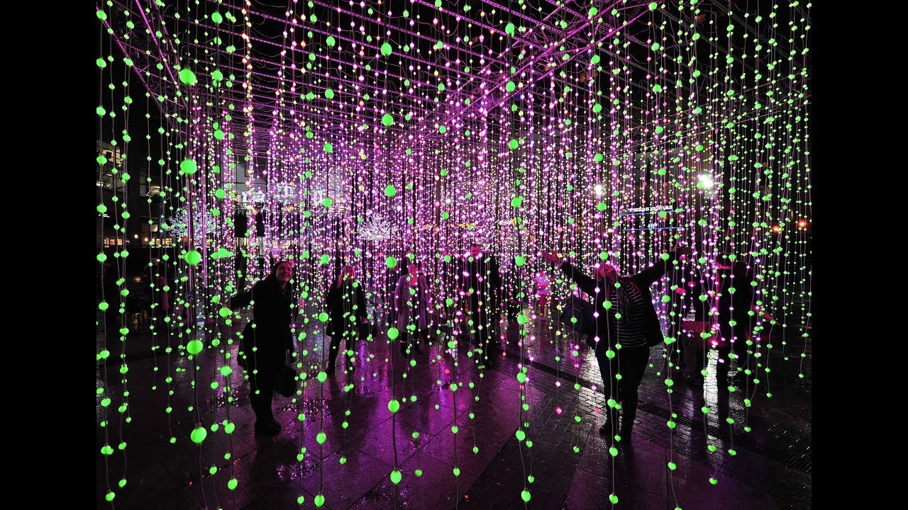 Winter Lights festival at Canary Wharf  turns London into the brightest city in Europe!