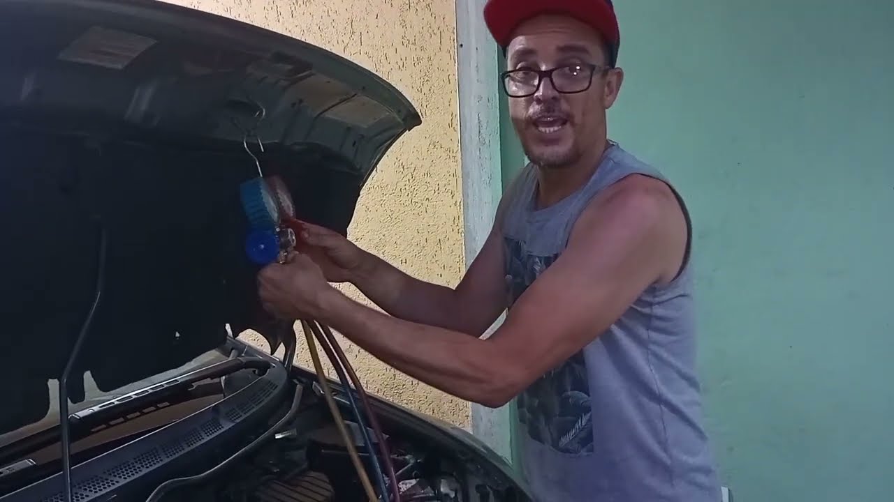 Ar condicionado Honda Civic não funciona. Defeito e solução. Como dá carga de gás.