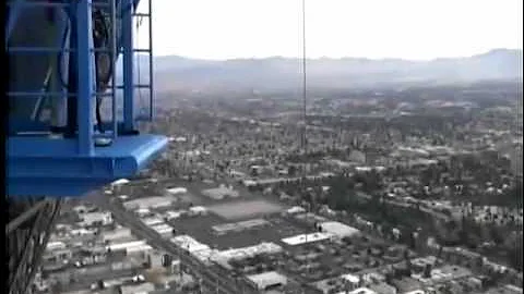 SkyJump off the top of the Stratosphere - Side View
