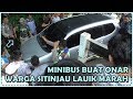 Minibus Jadi Sasaran Amarah Warga Sitinjau Lauik