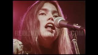 Emmylou Harris and her Hot Band • “Amarillo/Til I Gain Control Again/Boulder To Birmingham • 1975