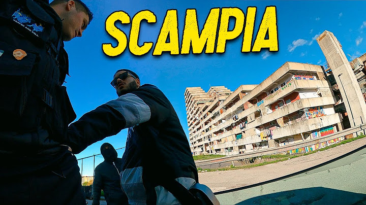 ME OBLIGAN A DARLES MI CÁMARA en el BARRIO MÁS PELIGROSO de ITALIA | Scampia 🇮🇹