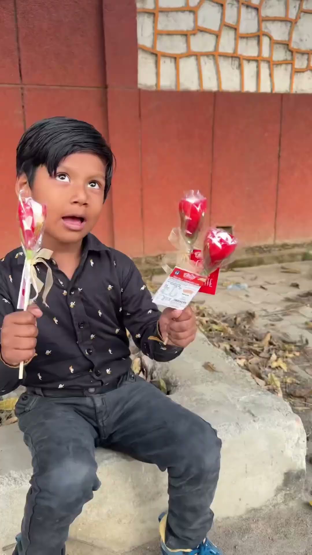 Dadi mummy kaha se aa gaye ?? #shorts #funny #comedy #ytshorts #funnyvideo #comedyshorts
