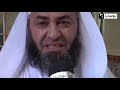رجل يبكي من شدت الفرح لختم أبنته القران الكريم