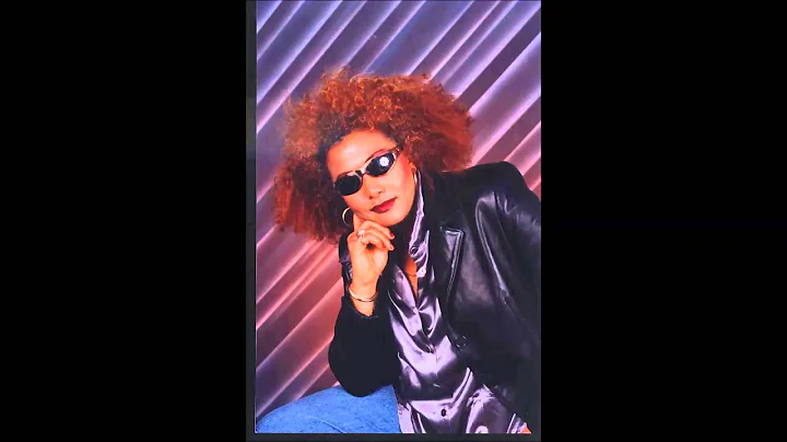 Janet Azzouz - Mr. Deejay