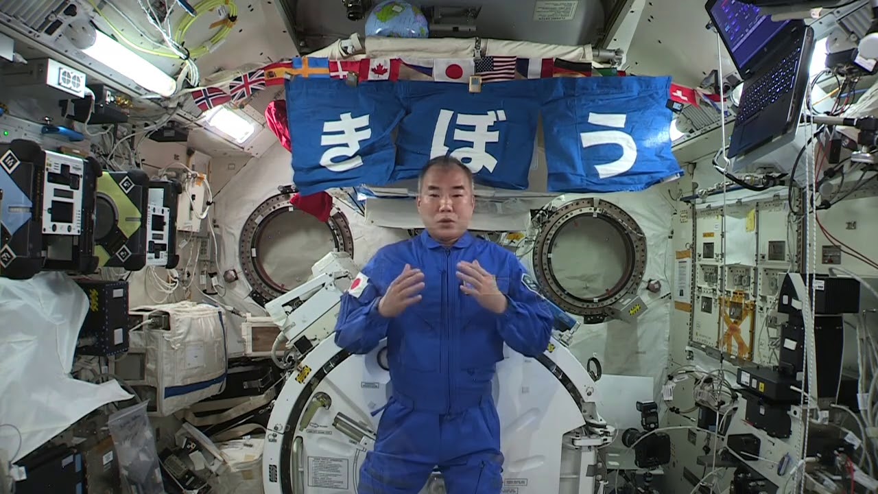 Astronaut Noguchi's Space Life 032 If you were to wear clothes in