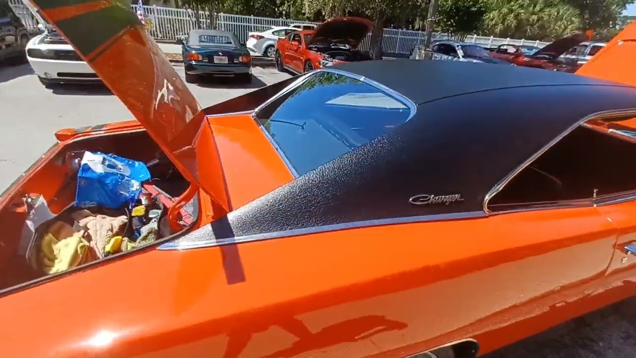 HOOTERS OCALA CARS AN COFFEE!!!