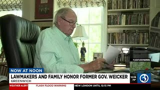 Lawmakers and family honor former Gov. Weicker