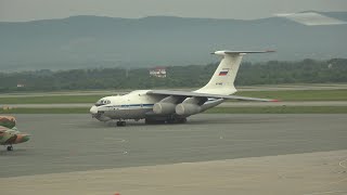 Ил - 76МД - 90А 78662 и Ан - 26 - 100 в а/п Кневичи.