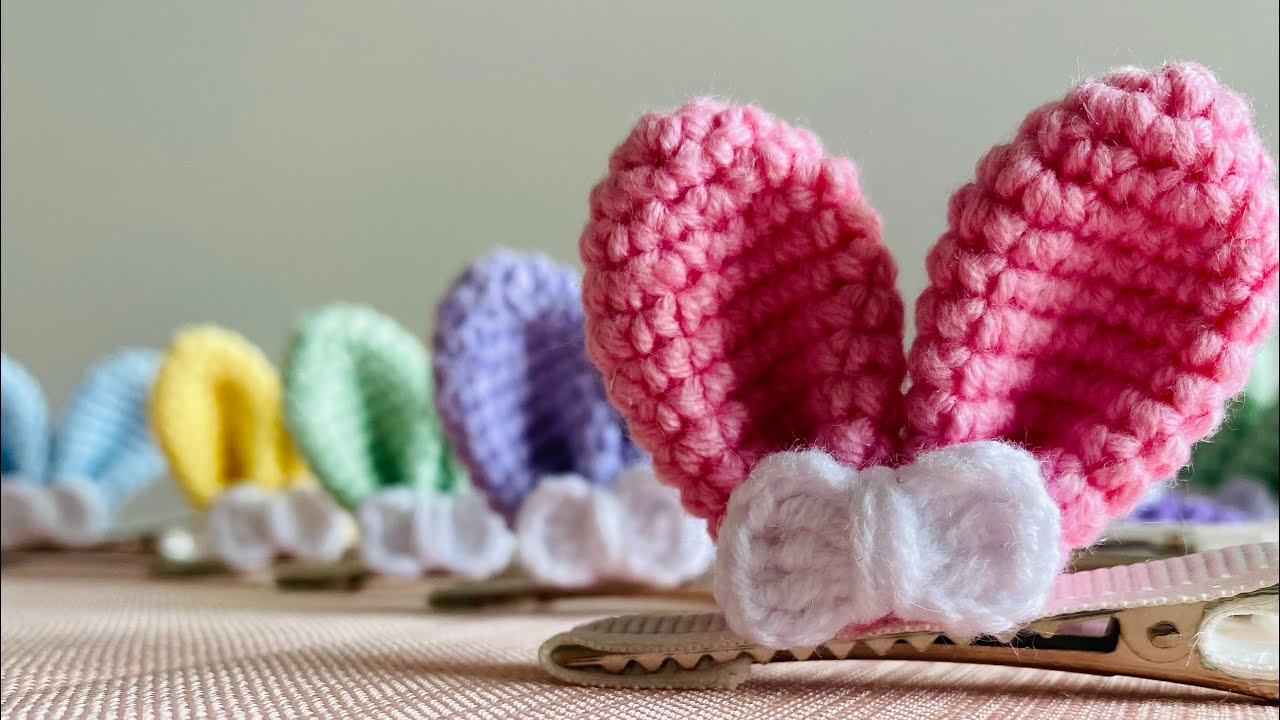örgü toka yapımı. tavşan kulaklı clips toka yapımı. saçta duruşuna bayılacaksınız. 🎀 #örgütoka