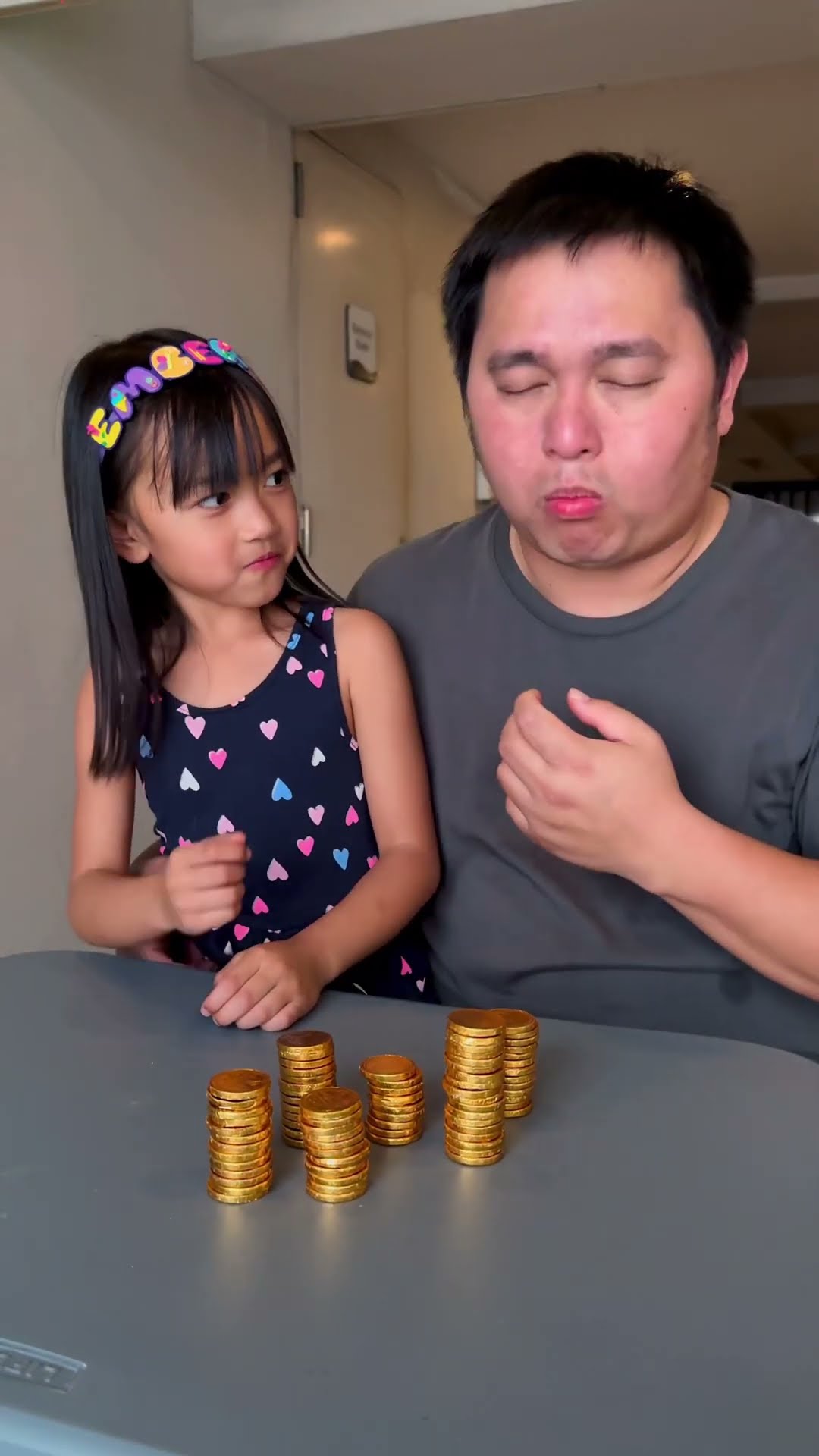 Gold coin prank on dad ??❤️??????✅