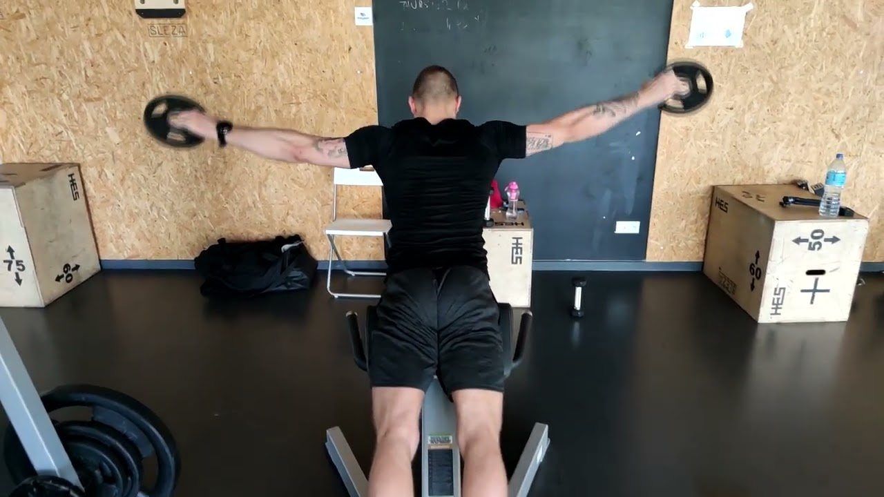 Ćwiczenia na lądzie które poprawią Twoje pływanie