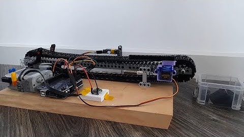 LEGO Technic Arduino Sorting Conveyer