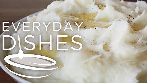 Light and Fluffy Classic Mashed Potatoes