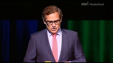 Esri GIS Conferentie 2016 - Opening dag 2 door Ed van Ingen