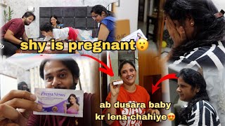 Shy is pregnant!..ab dusara baby kr lena chahiye