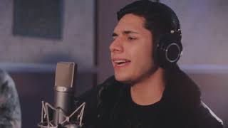Video thumbnail of "Aaron Gil - Con Que Me Quedo Yo (Official Acoustic Video)"