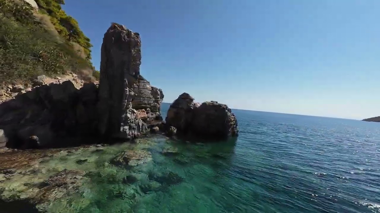 Παραλία Ερωτοσπηλιά στο Πόρτο Ράφτη